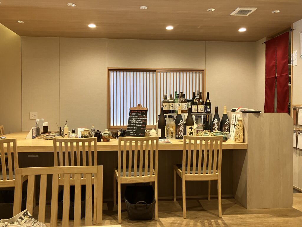 平塚蕎麦ダイニング鶍カウンター席