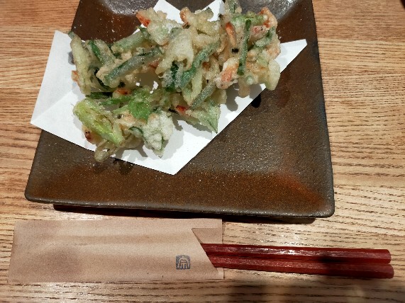 三島蕎麦宗桜エビと野菜のかき揚げ