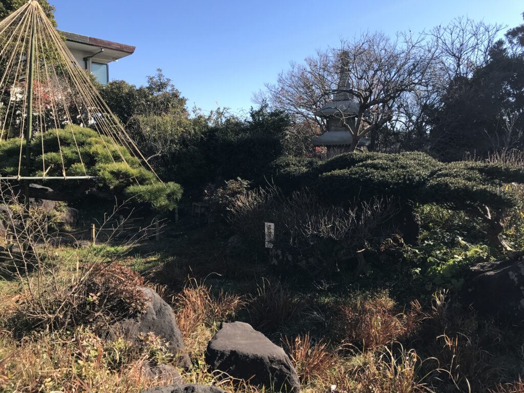鎌倉山蕎麦処らい亭の庭園