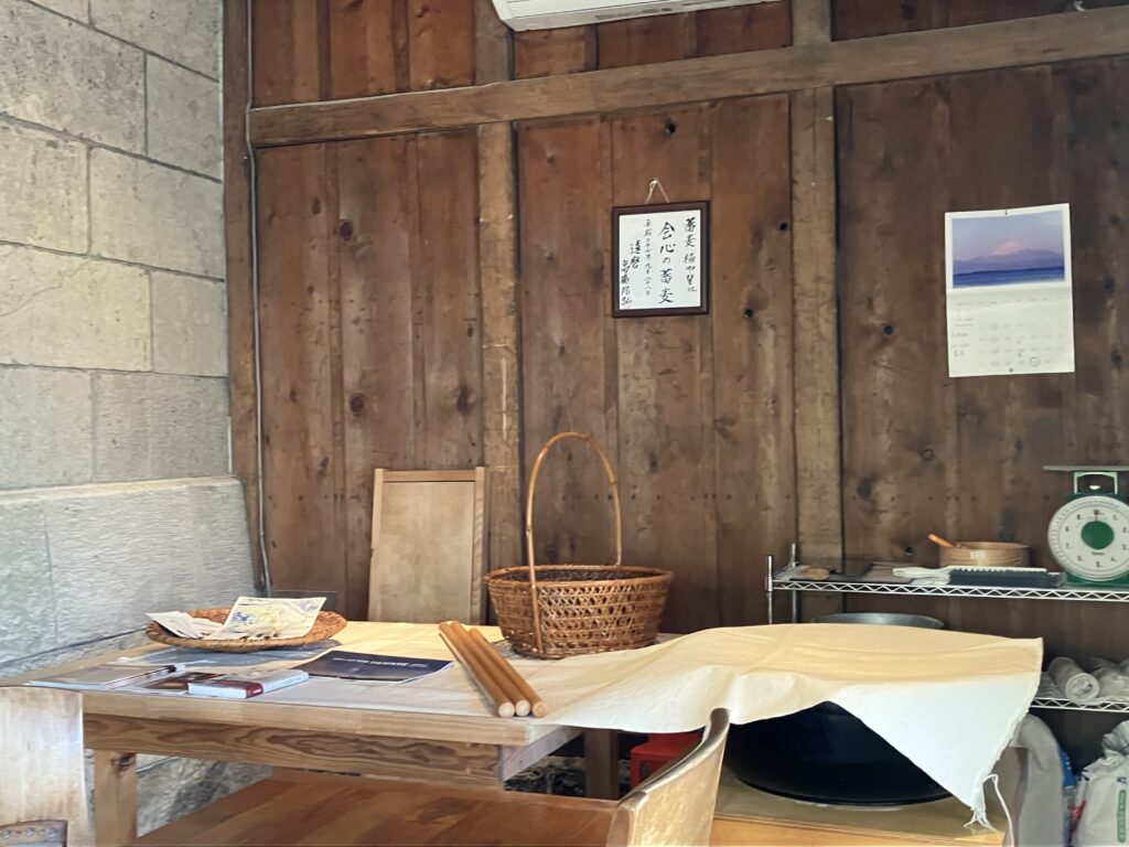 横須賀蕎麦桶や蕎麦打ち台