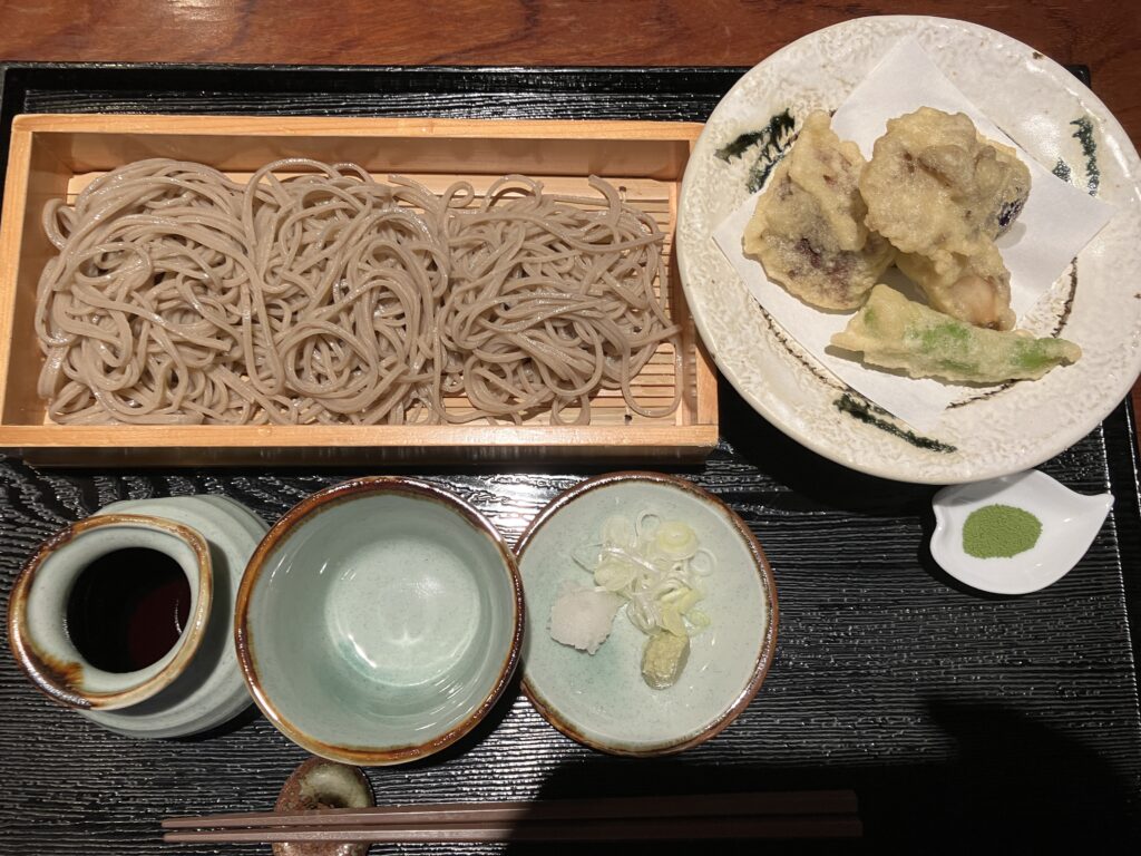 大和市手打蕎麦山ぼうしの野菜天そば